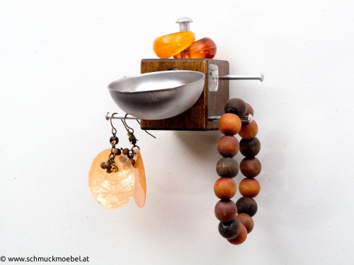 schmuckaufbewahrung_Schmuckmöbel_jewelryholder_cubo_grau_Schmuckmöbel_jewelryholder_cubo_rot