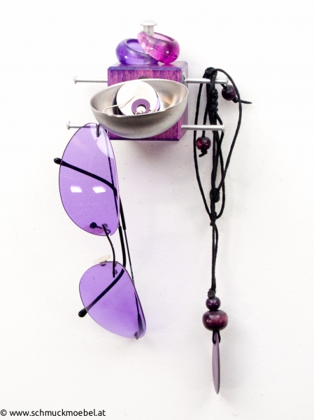 schmuckaufbewahrung_Schmuckmöbel_jewelryholder_cubo_grau_Schmuckmöbel_jewelryholder_cubo_rot